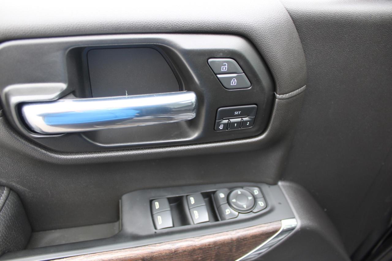 2022 GMC Sierra 1500 Denali Crew Cab 4WD 6.2L   One Owner Photo