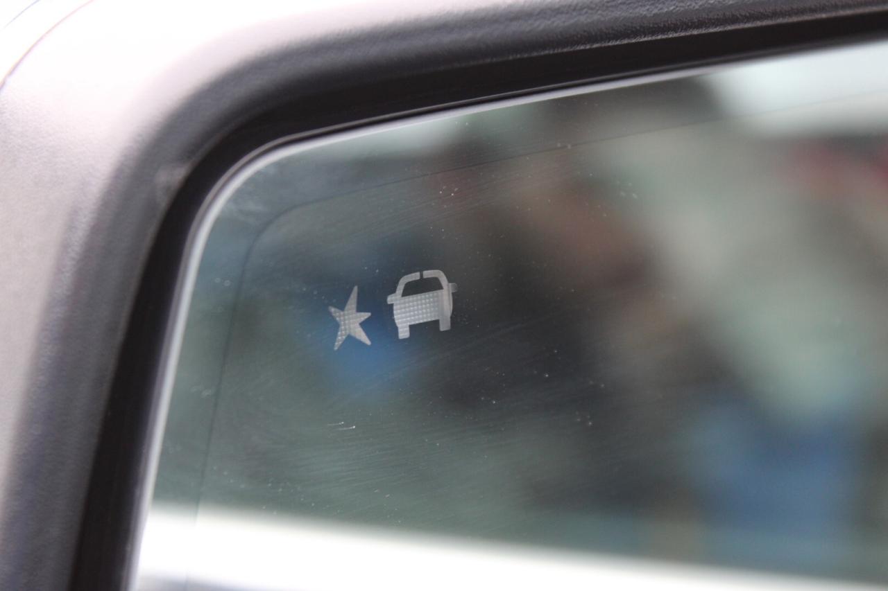 2022 GMC Sierra 1500 Denali Crew Cab 4WD 6.2L   One Owner Photo