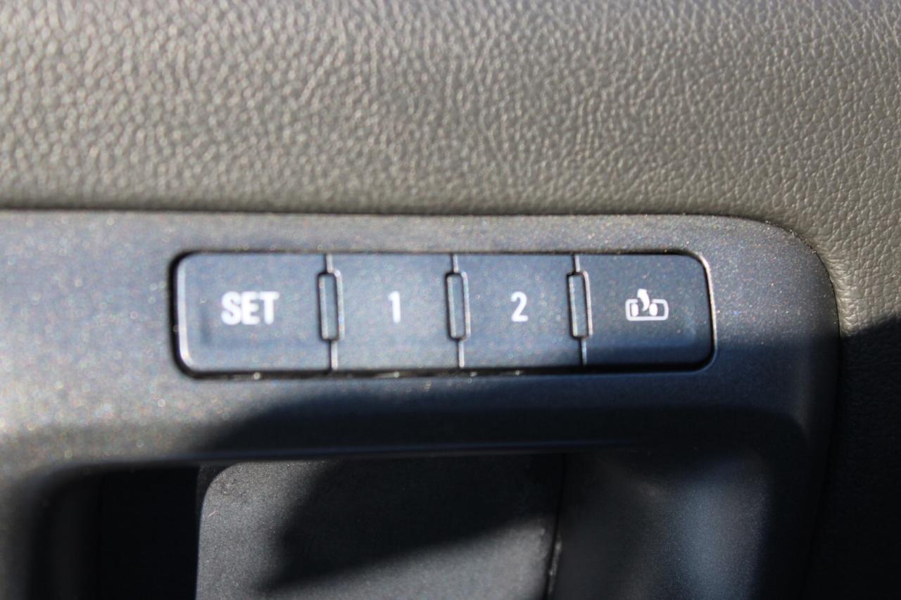 2015 GMC Sierra 1500 SLT Crew Cab 4WD   No Accident   Safety Certified Photo