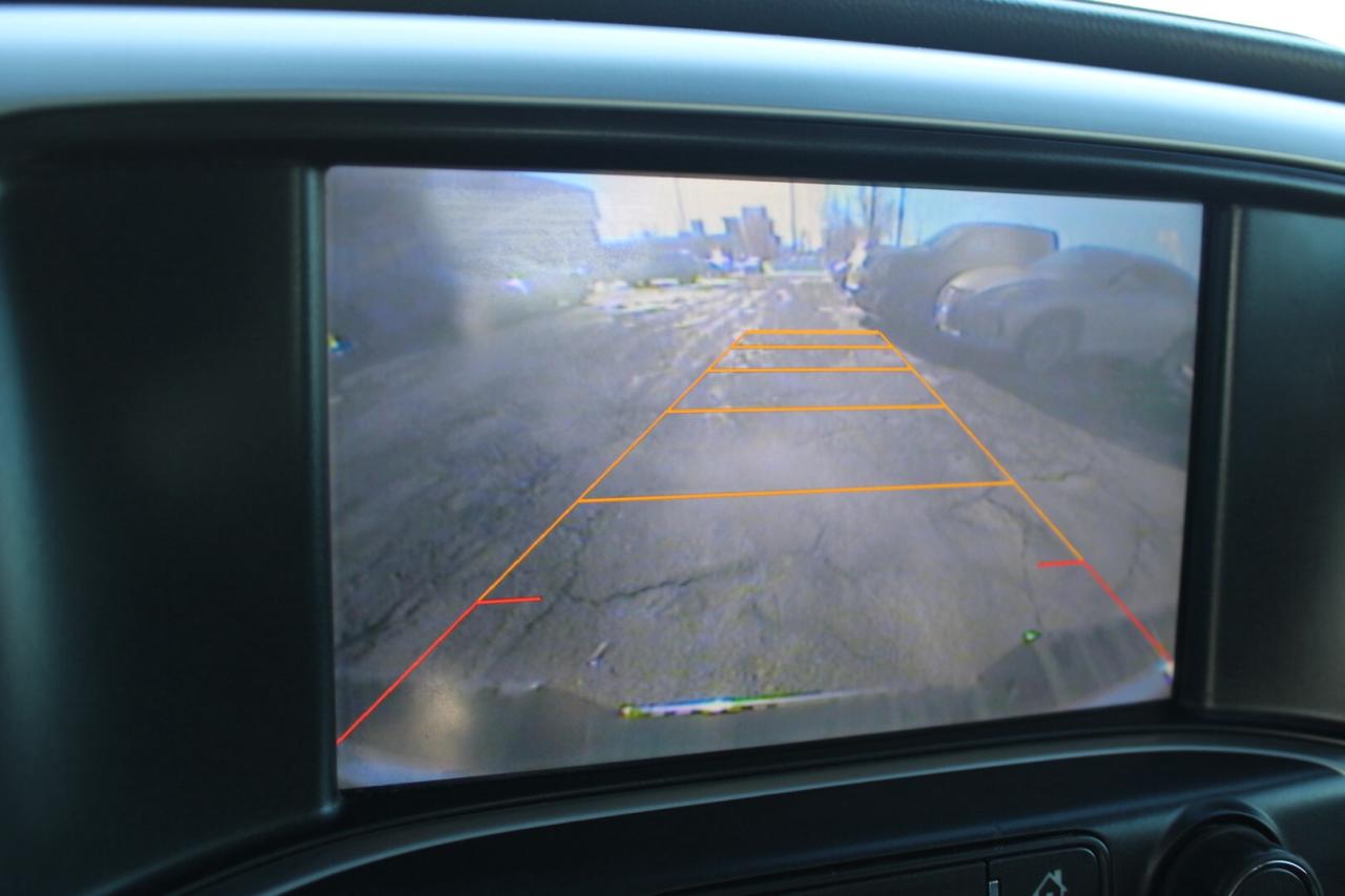 2015 GMC Sierra 1500 SLT Crew Cab 4WD   No Accident   Safety Certified Photo