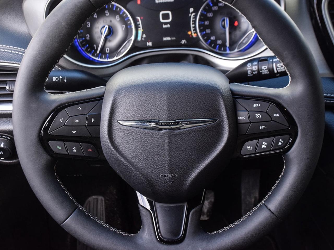 2024 Chrysler Pacifica Limited Front-Wheel Drive Passenger Van Photo