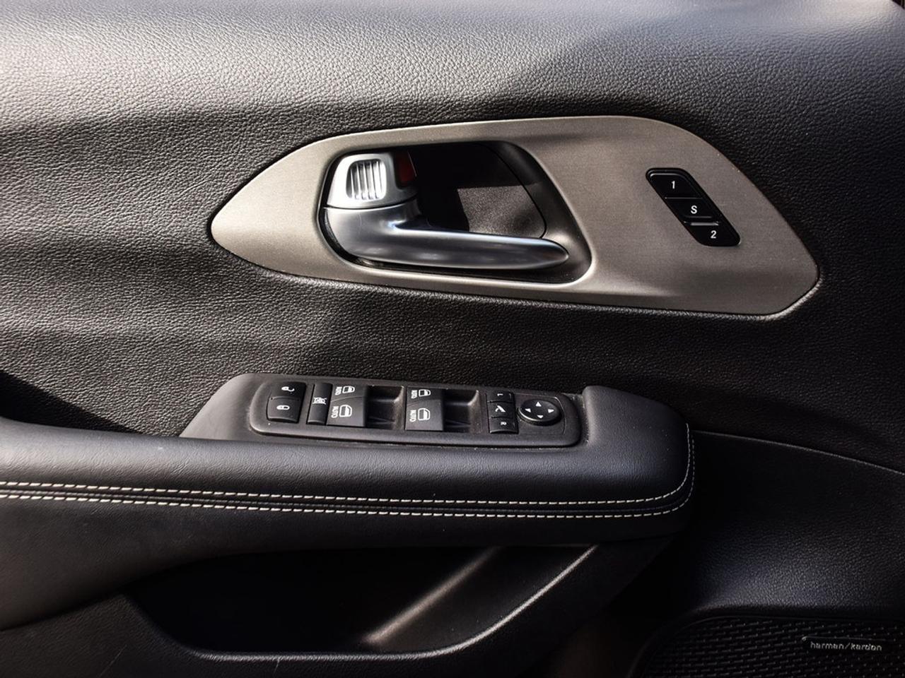 2024 Chrysler Pacifica Limited Front-Wheel Drive Passenger Van Photo