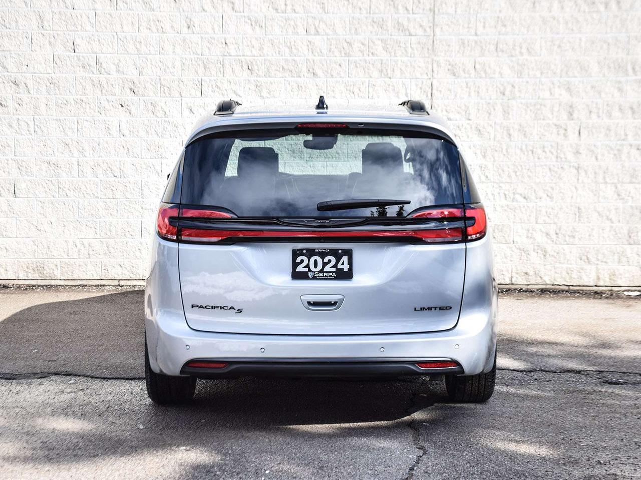 2024 Chrysler Pacifica Limited Front-Wheel Drive Passenger Van Photo4