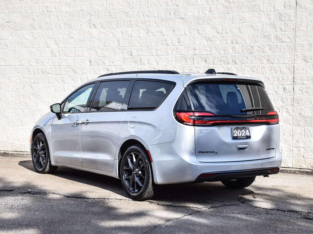 2024 Chrysler Pacifica Limited Front-Wheel Drive Passenger Van Photo