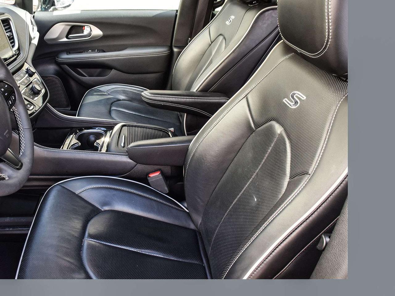 2024 Chrysler Pacifica Limited Front-Wheel Drive Passenger Van Photo