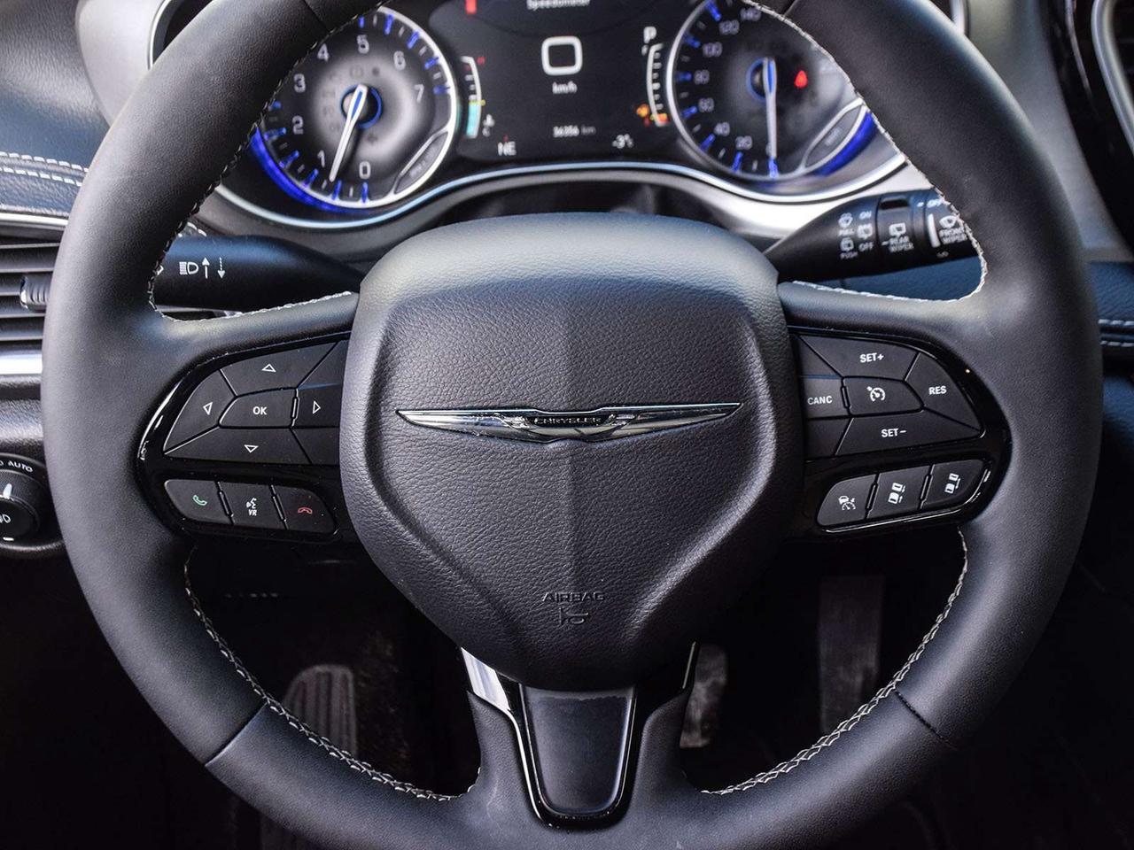 2024 Chrysler Pacifica Limited Front-Wheel Drive Passenger Van Photo