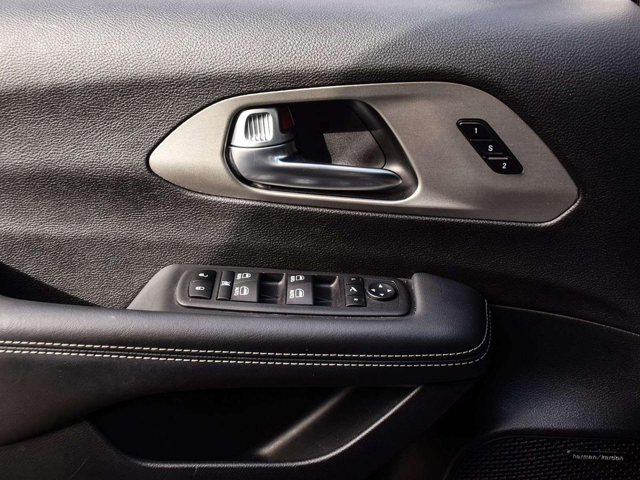 2024 Chrysler Pacifica Limited Front-Wheel Drive Passenger Van Photo