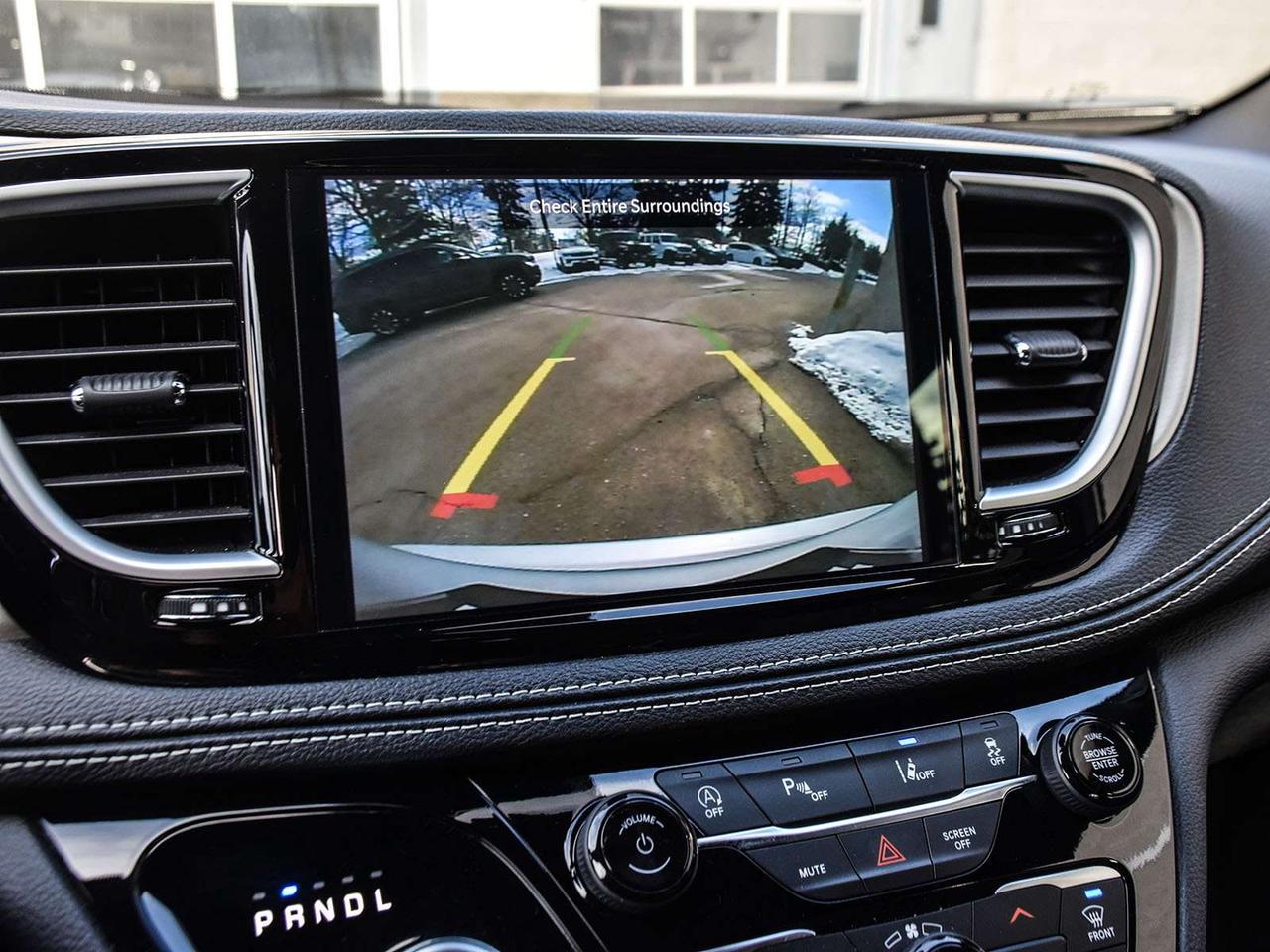 2024 Chrysler Pacifica Limited Front-Wheel Drive Passenger Van Photo