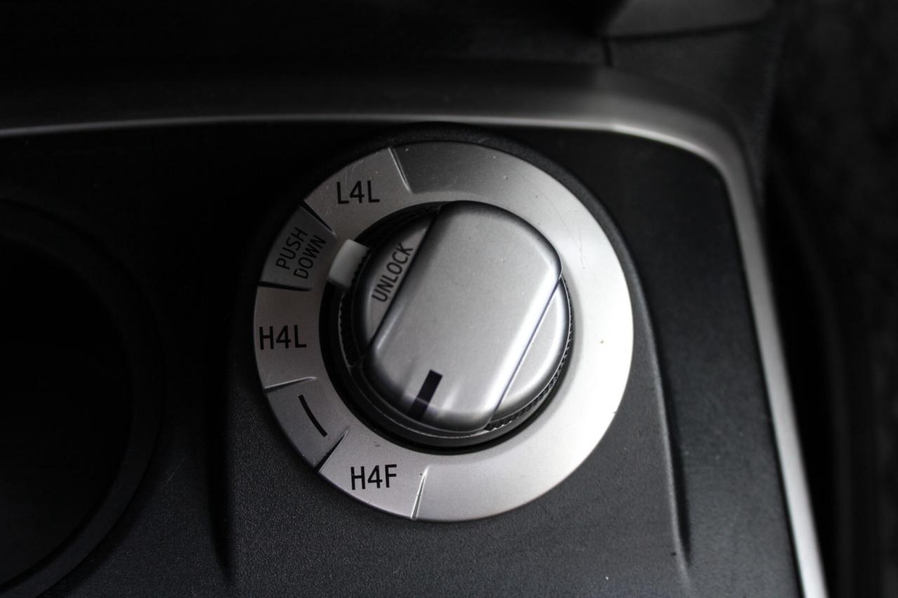 2016 Toyota 4Runner SR5 4WD SR5   LIMITED   SAFETY CERTIFIED Photo