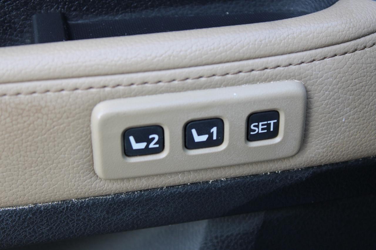 2016 Toyota 4Runner SR5 4WD SR5   LIMITED   SAFETY CERTIFIED Photo