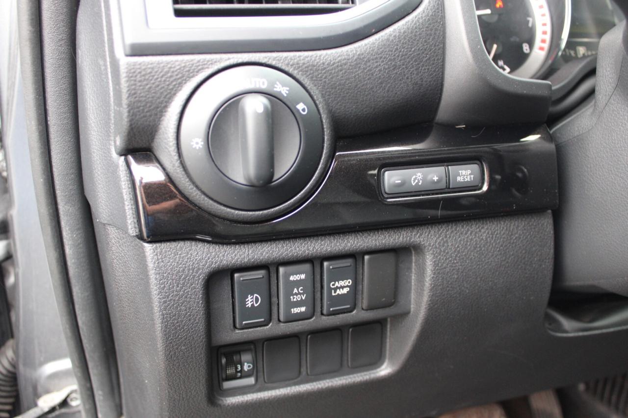 2018 Nissan Titan SL Midnight Edition PRO-4X Crew Cab 4WD Photo