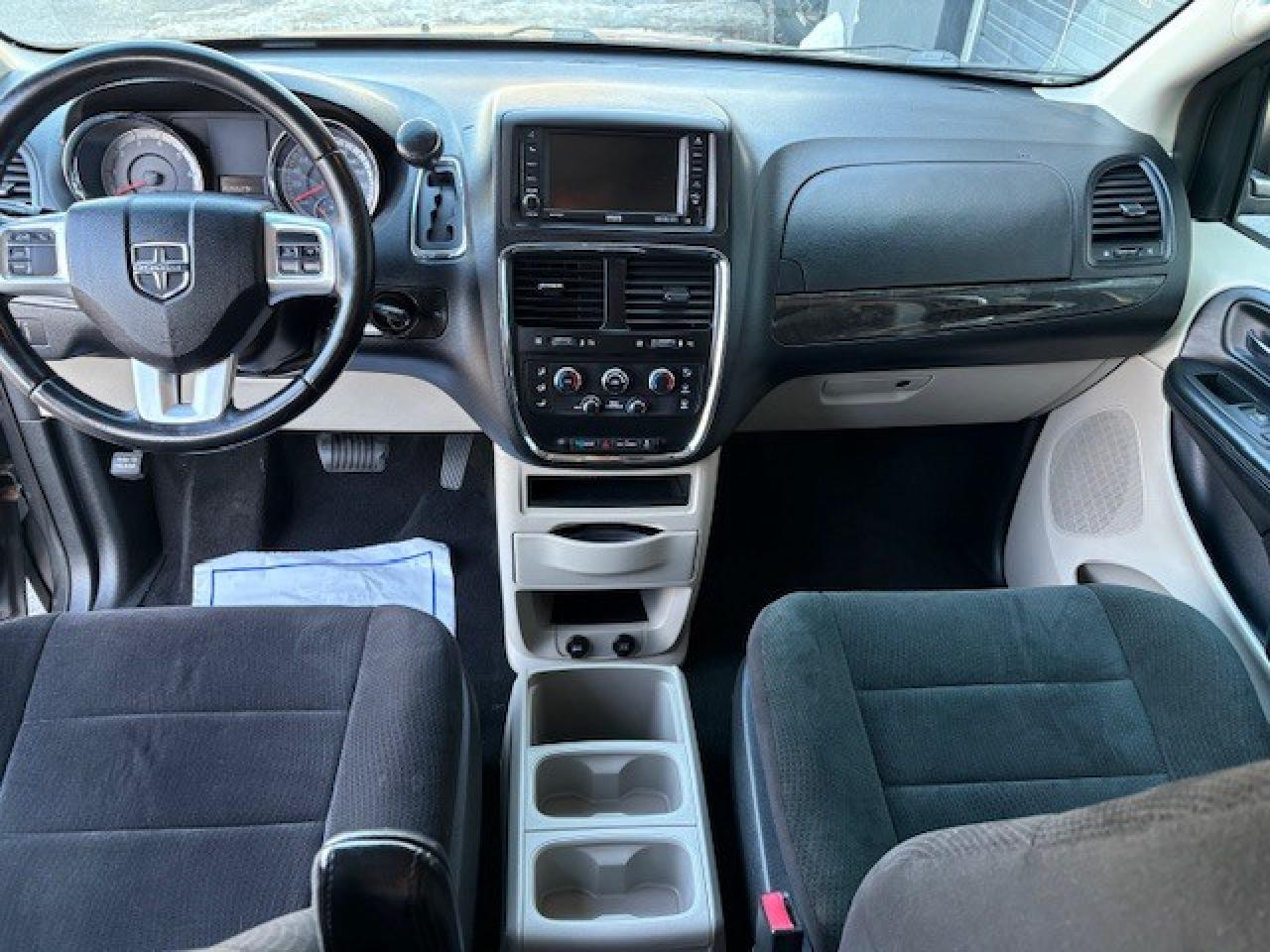 2012 Dodge Grand Caravan 4dr Wgn SXT, CLEAN CARFAX, REVERSE CAMERA!! Photo