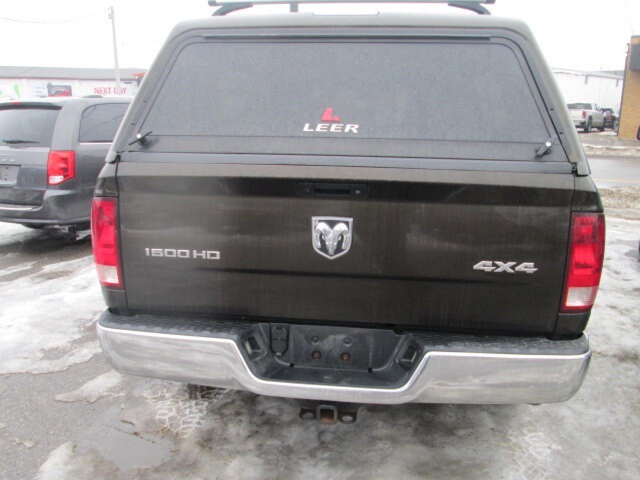 2013 RAM 1500 4WD Quad Cab 140.5  ST, Liner, Cap, Side Steps Photo4