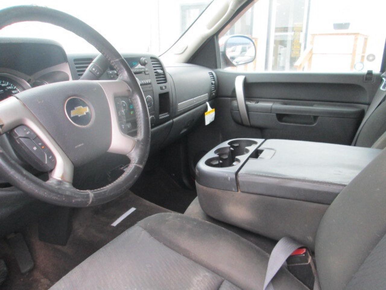 2011 Chevrolet Silverado 1500 4WD Crew Cab 143.5  LT, Side Steps, Liner Photo