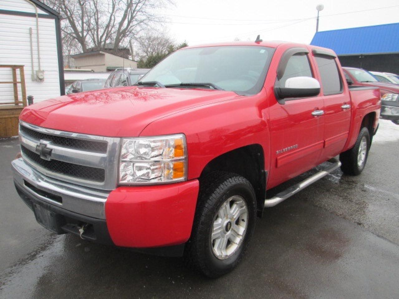 2011 Chevrolet Silverado 1500 4WD Crew Cab 143.5  LT, Side Steps, Liner Photo
