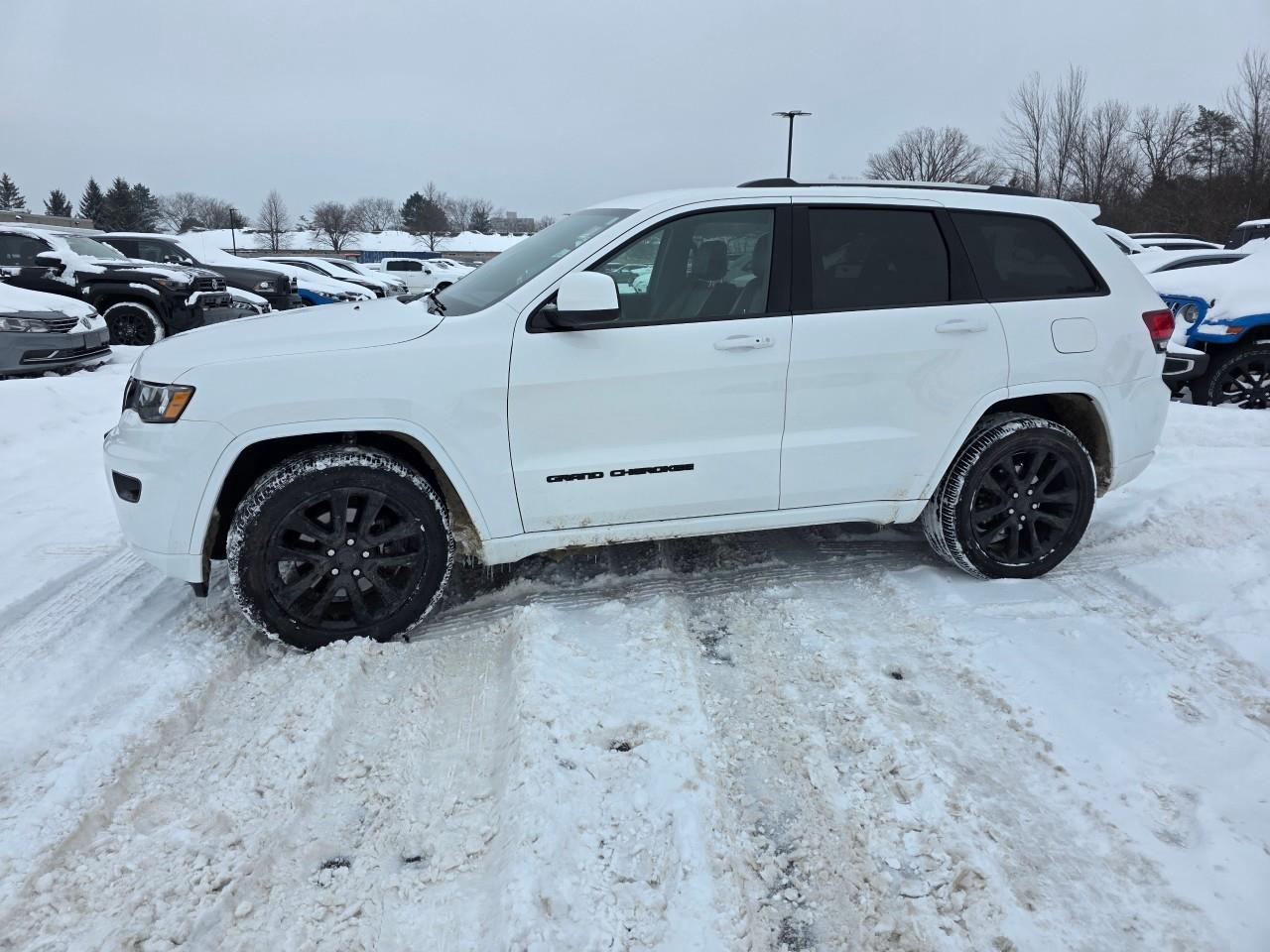 2021 Jeep Grand Cherokee Laredo 4dr 4x4 Photo