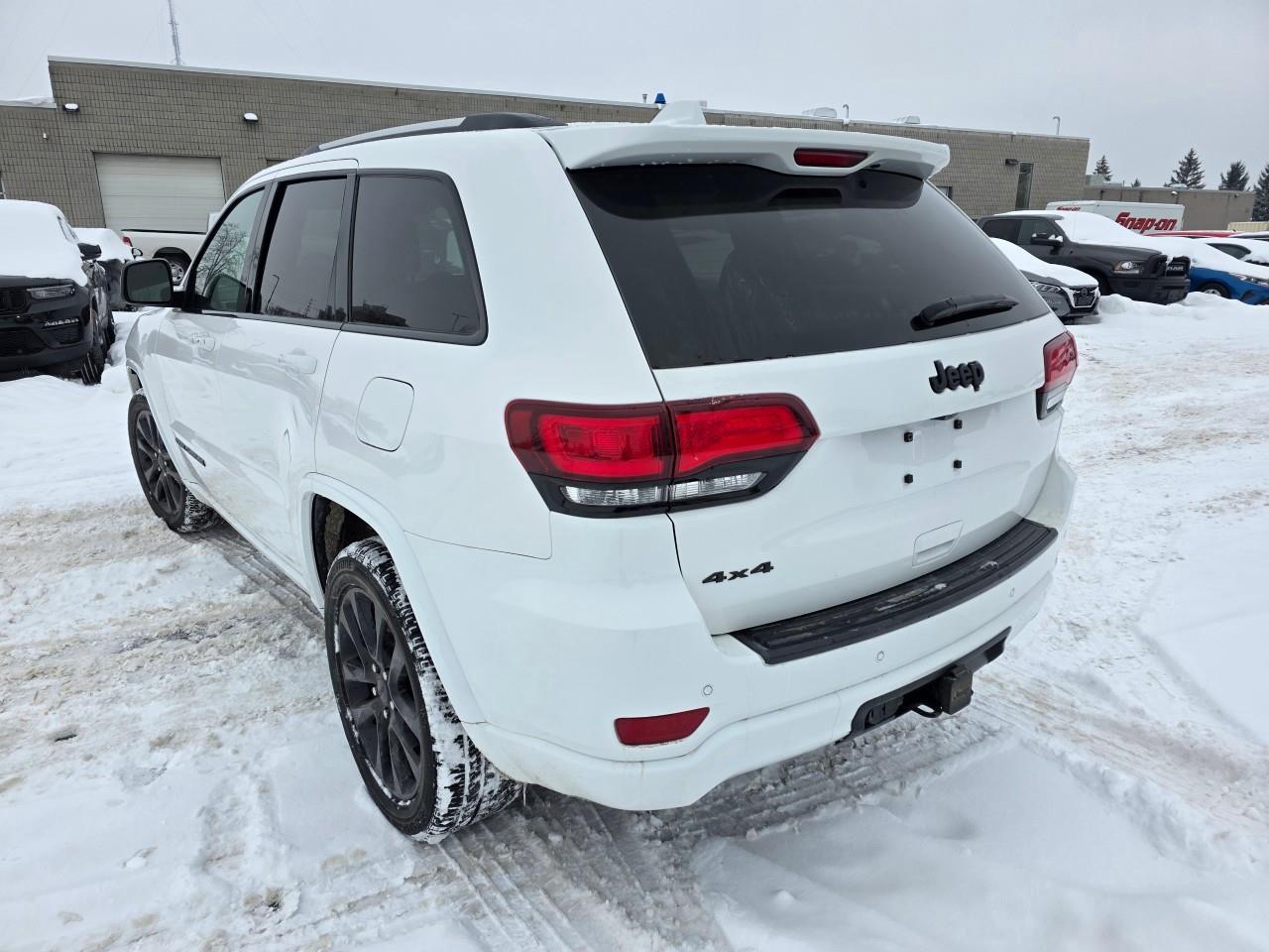 2021 Jeep Grand Cherokee Laredo 4dr 4x4 Photo