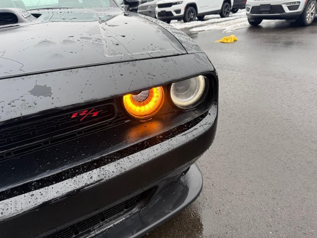 2023 Dodge Challenger R/T 2dr Rear-Wheel Drive Coupe Photo2