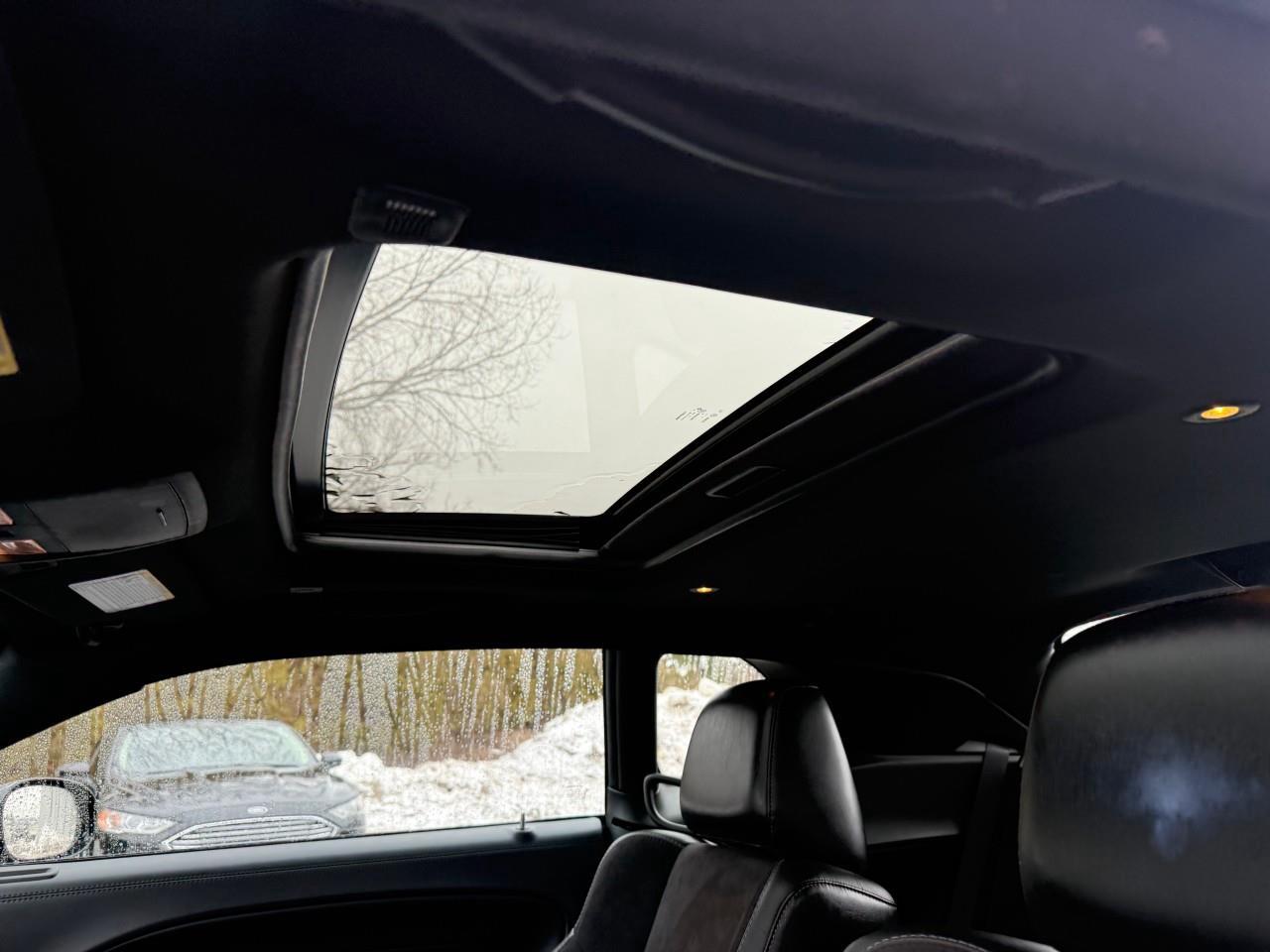 2023 Dodge Challenger R/T 2dr Rear-Wheel Drive Coupe Photo