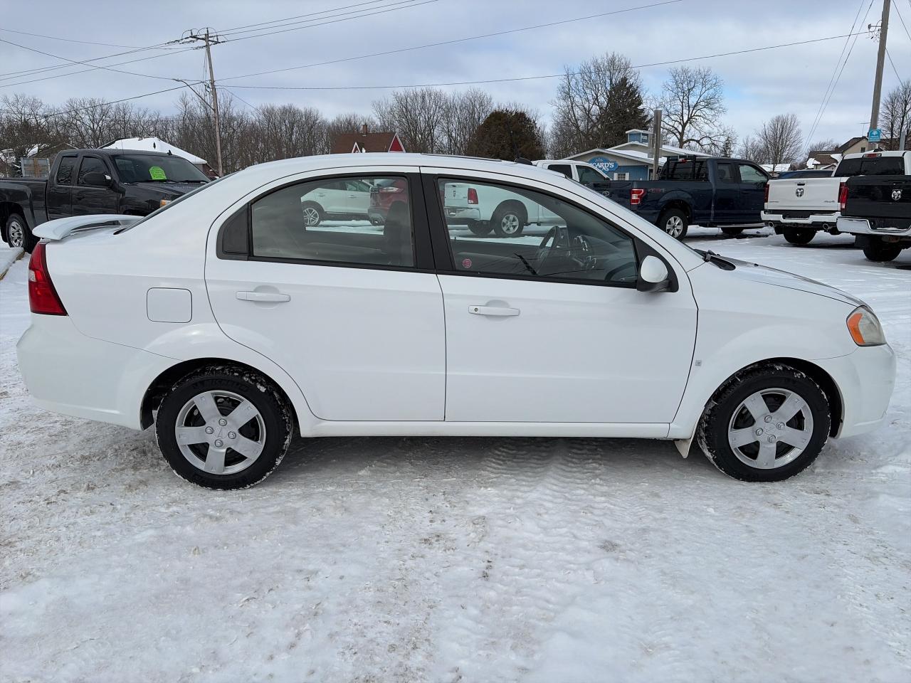 2009 Pontiac G3 Wave ONE OWNER-SE-LOW KM-SUNROOF-CLEAN Photo4