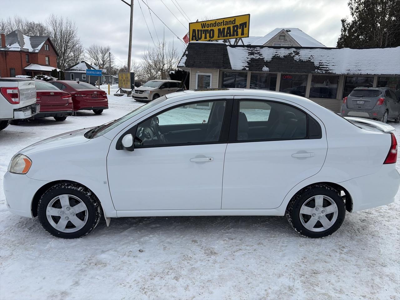 2009 Pontiac G3 Wave ONE OWNER-SE-LOW KM-SUNROOF-CLEAN Photo