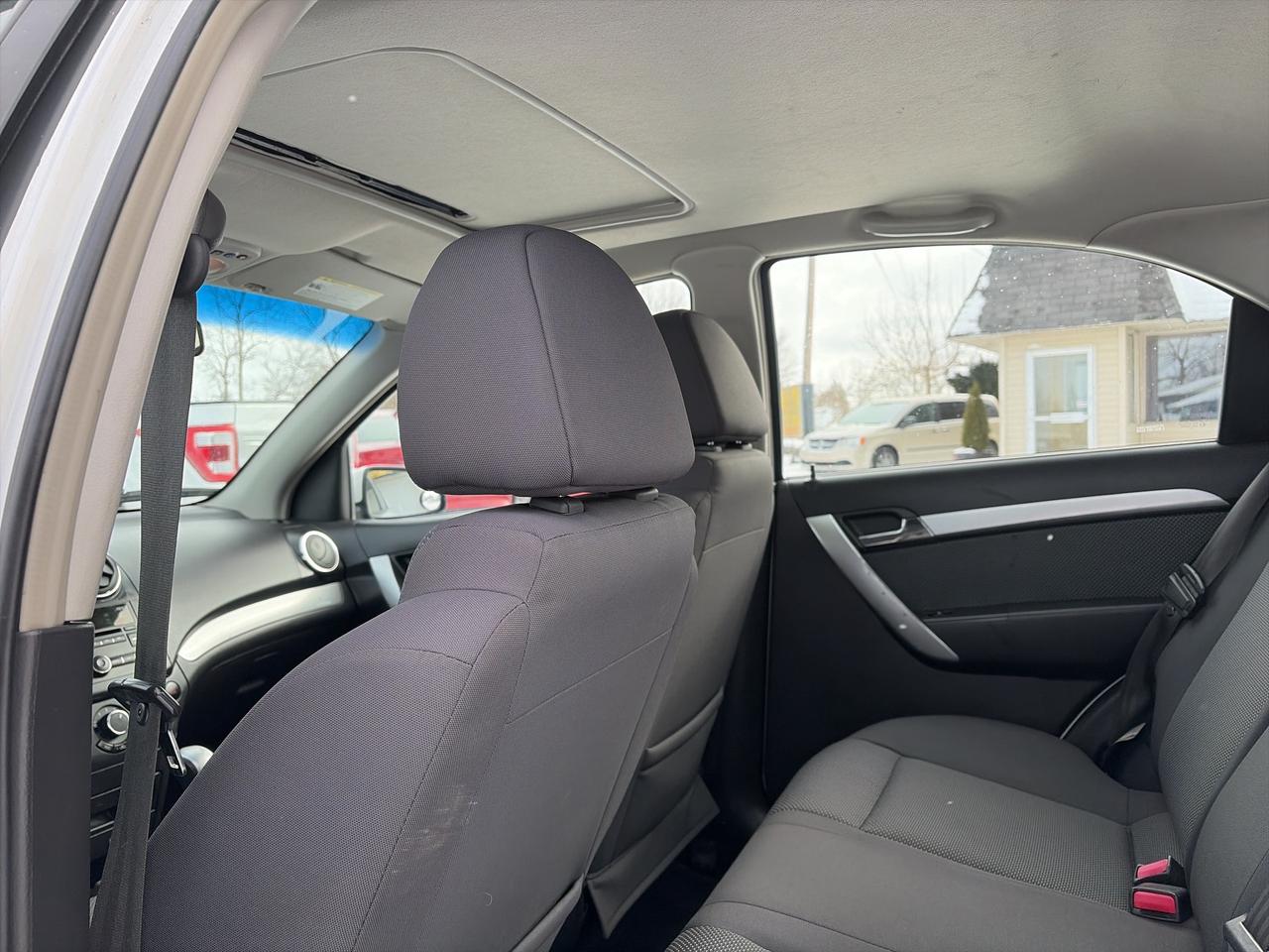 2009 Pontiac G3 Wave ONE OWNER-SE-LOW KM-SUNROOF-CLEAN Photo