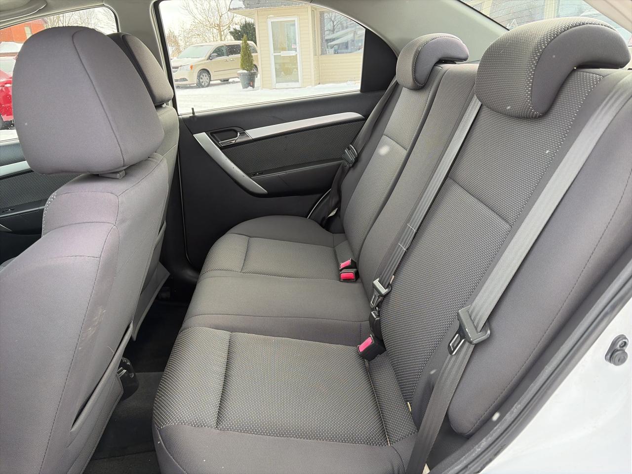 2009 Pontiac G3 Wave ONE OWNER-SE-LOW KM-SUNROOF-CLEAN Photo