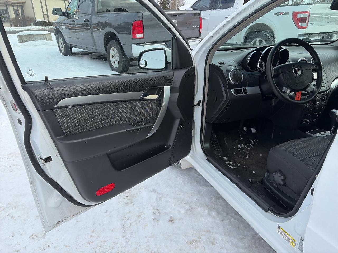 2009 Pontiac G3 Wave ONE OWNER-SE-LOW KM-SUNROOF-CLEAN Photo