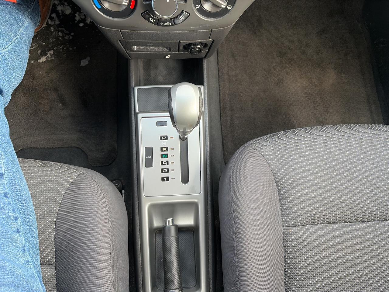 2009 Pontiac G3 Wave ONE OWNER-SE-LOW KM-SUNROOF-CLEAN Photo