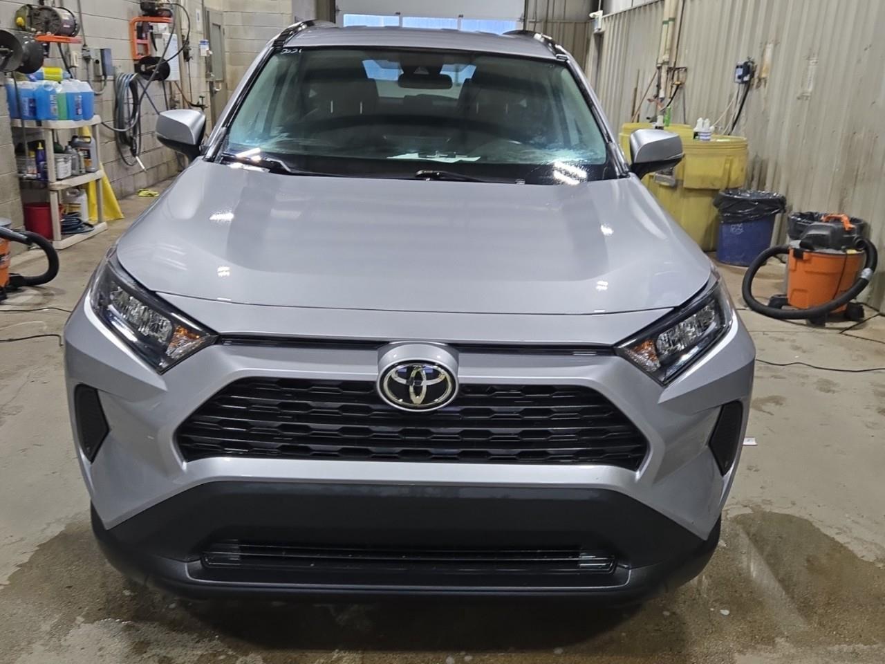 2021 Toyota RAV4 LE 4dr Front-wheel Drive Photo