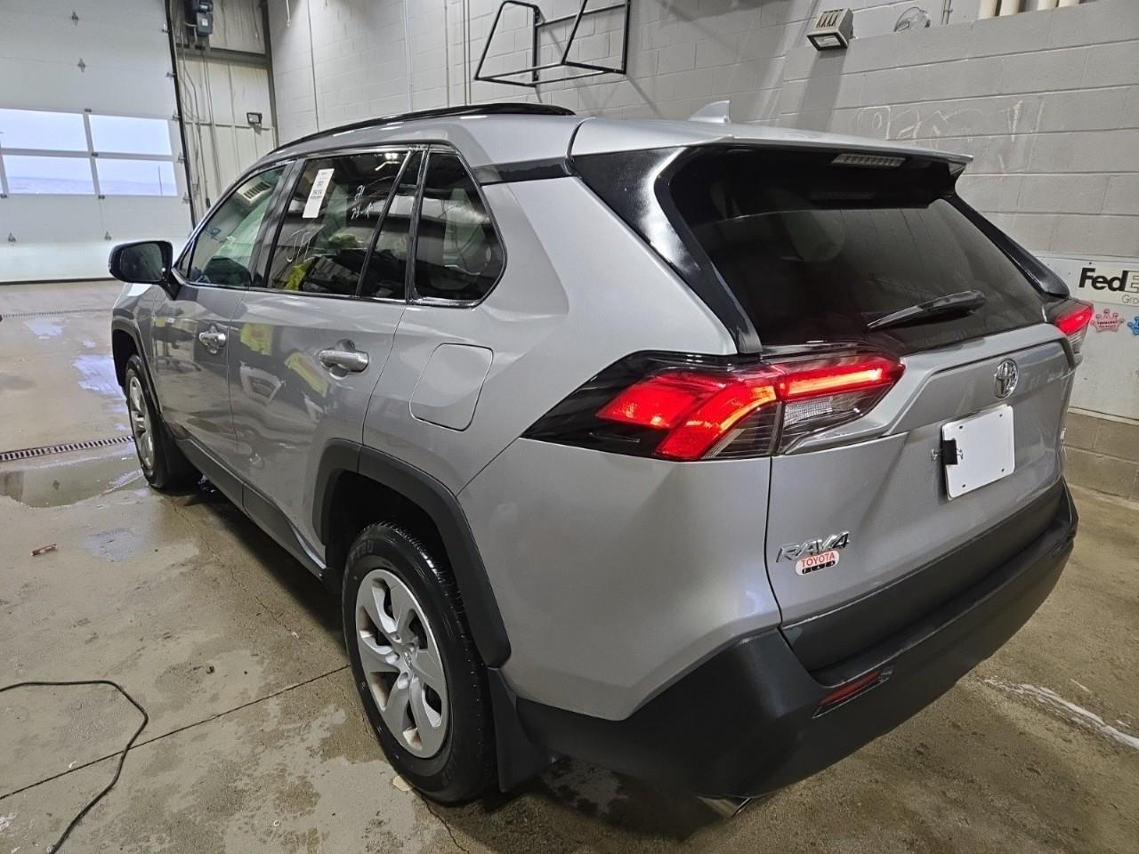 2021 Toyota RAV4 LE 4dr Front-wheel Drive Photo