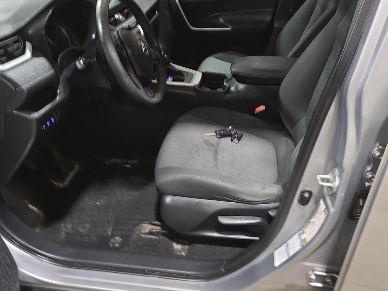 2021 Toyota RAV4 LE 4dr Front-wheel Drive Photo