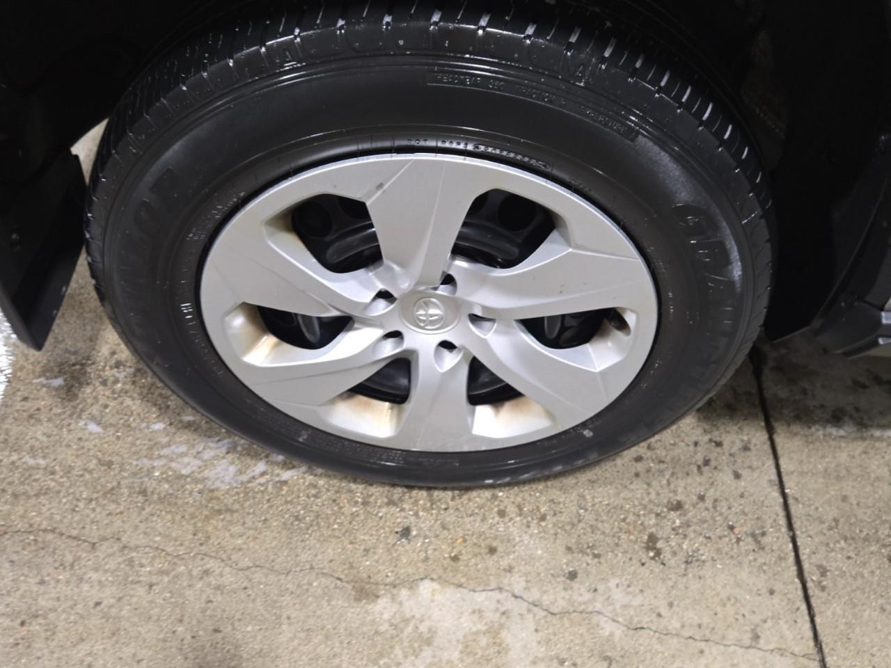 2021 Toyota RAV4 LE 4dr Front-wheel Drive Photo