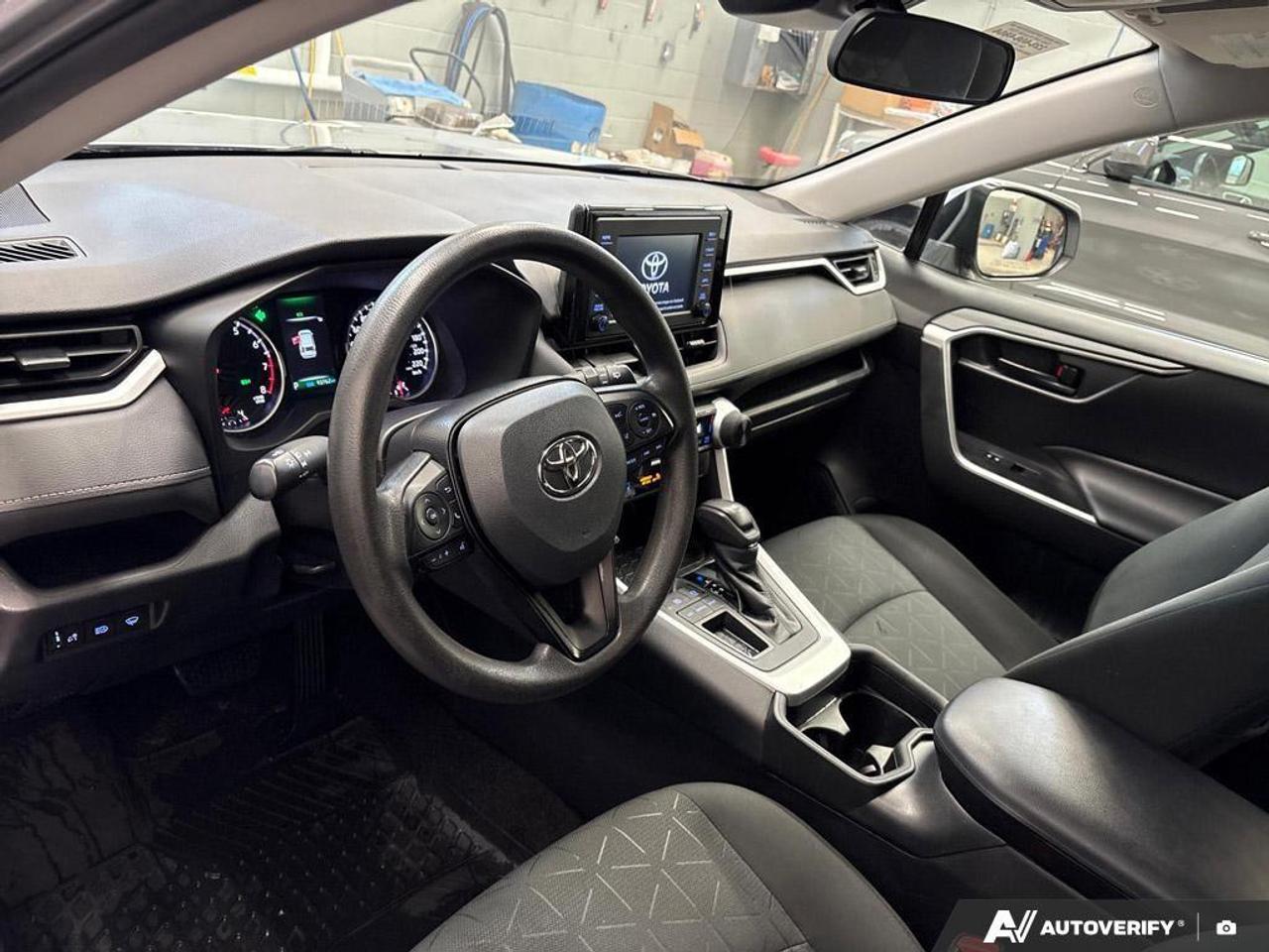 2021 Toyota RAV4 LE 4dr Front-wheel Drive Photo