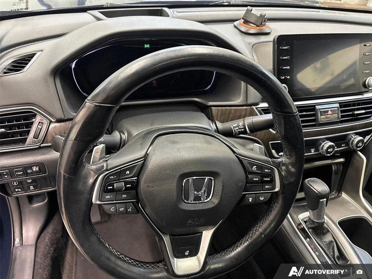 2020 Honda Accord Touring 1.5T 4dr Sedan Photo