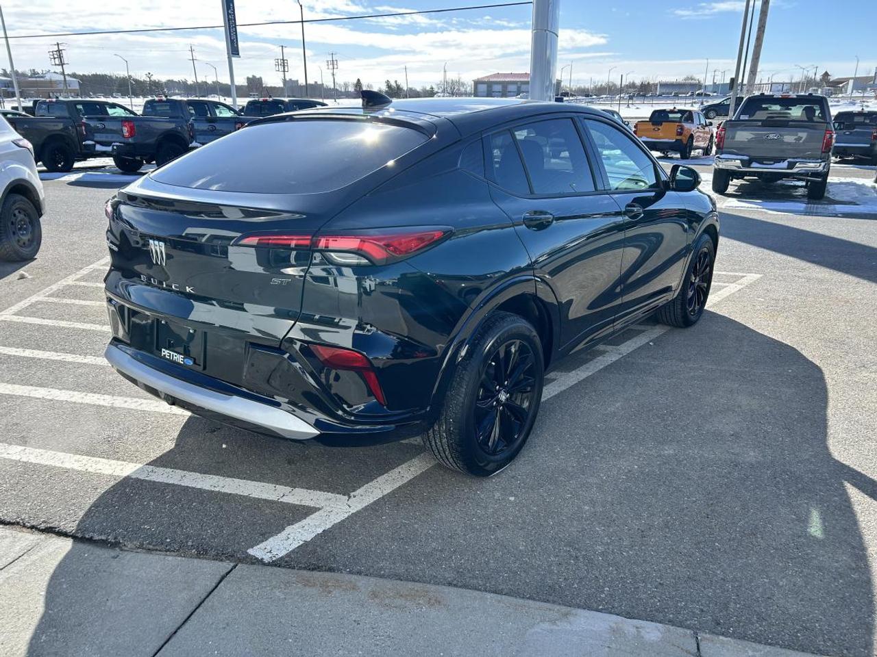 2024 Buick Envista Sport Touring Photo4