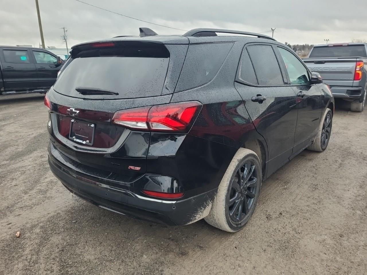 2022 Chevrolet Equinox RS All-Wheel Drive Photo2