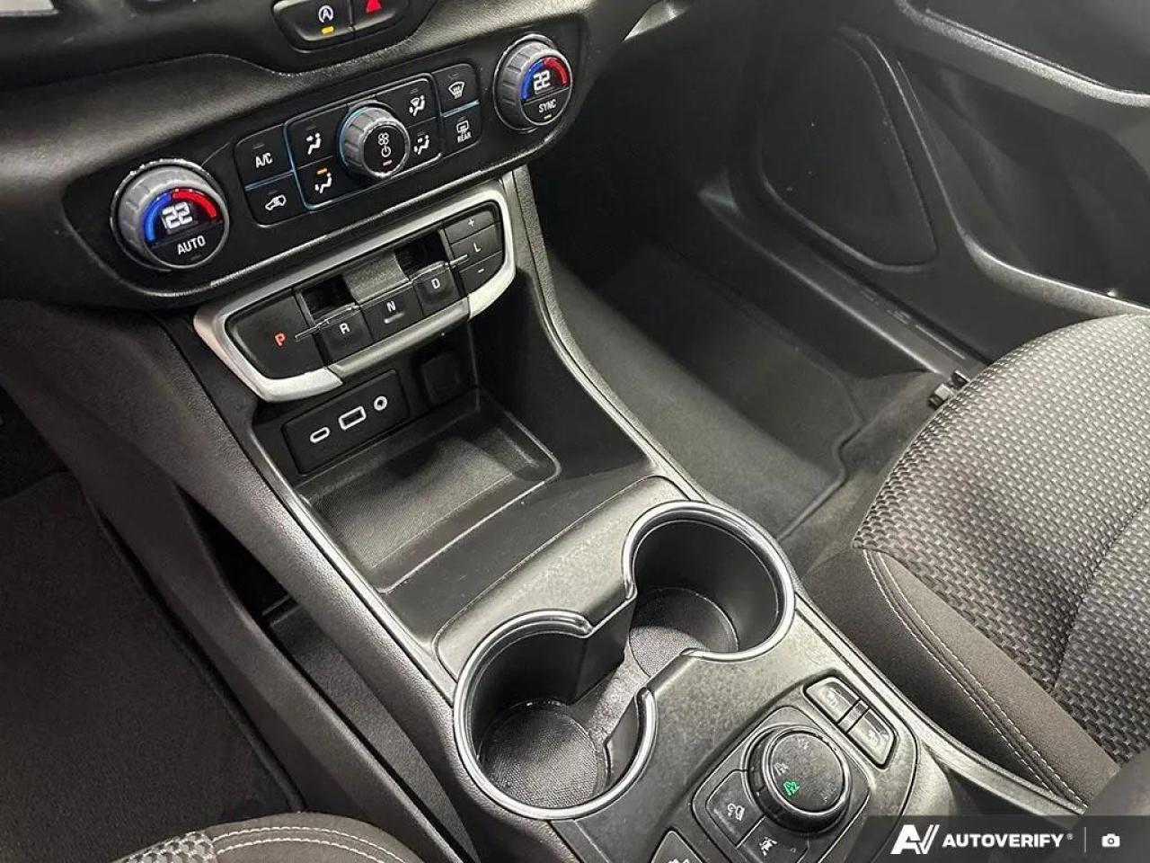 2023 GMC Terrain SLE Front-Wheel Drive Photo