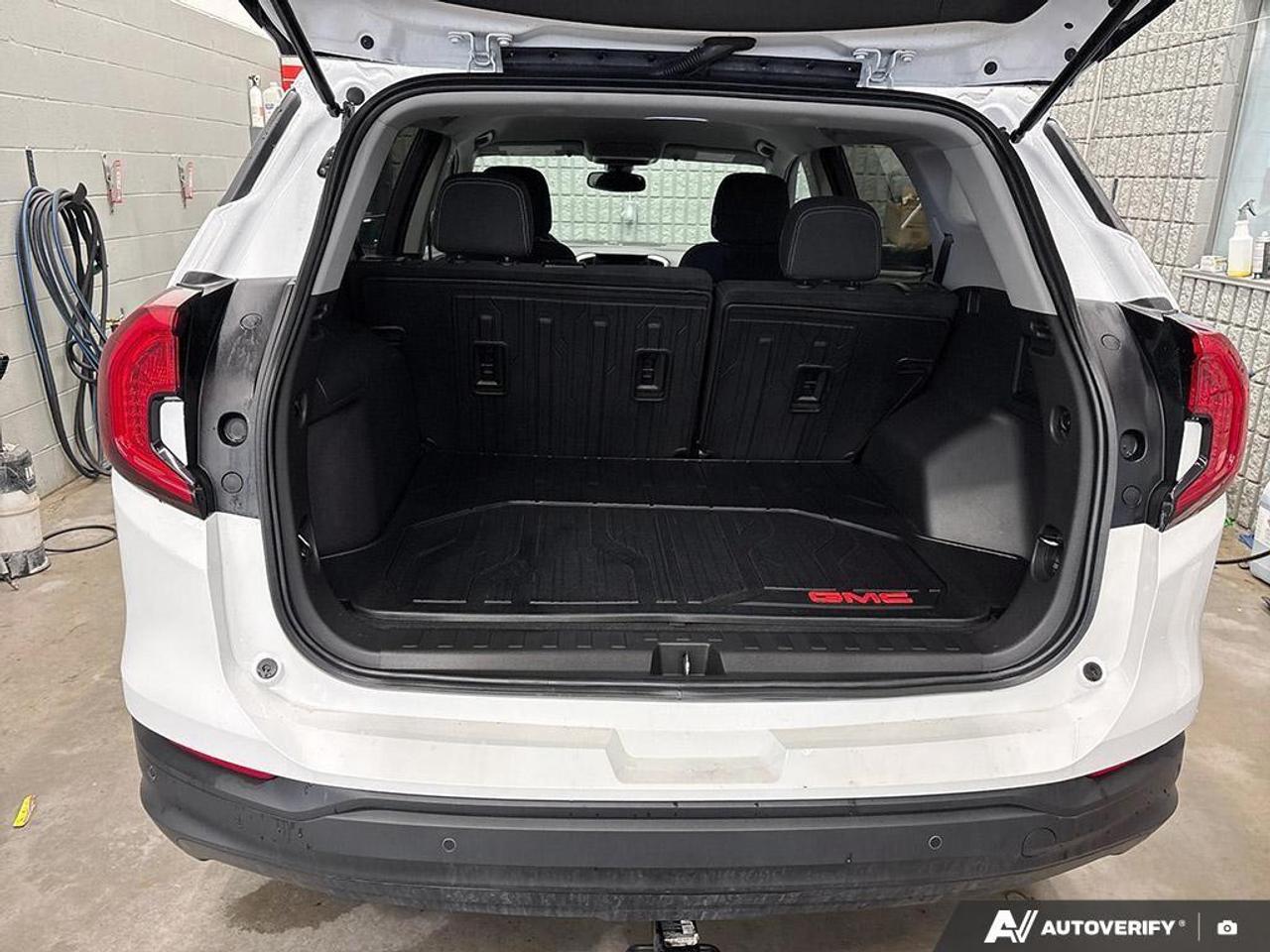 2023 GMC Terrain SLE Front-Wheel Drive Photo