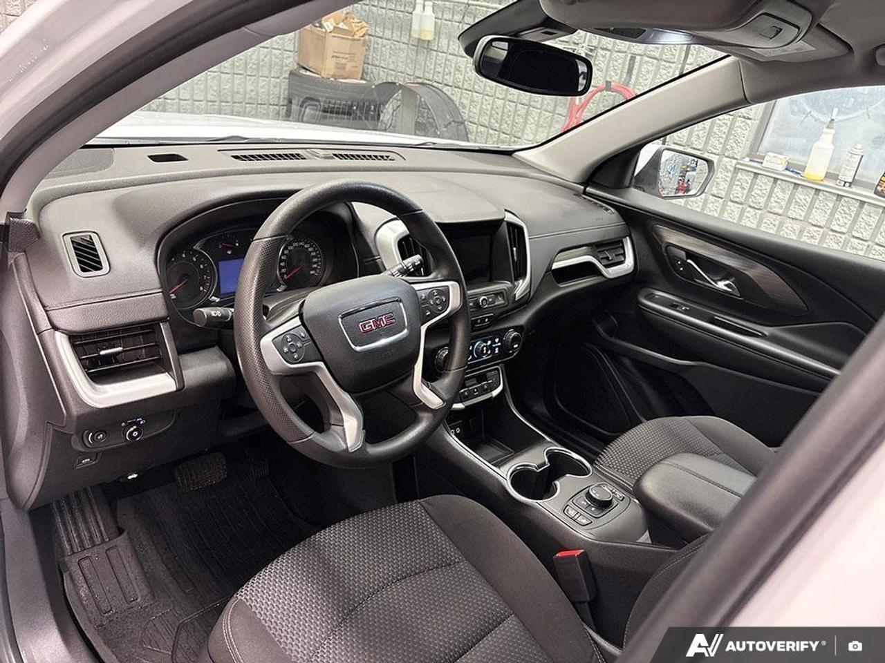 2023 GMC Terrain SLE Front-Wheel Drive Photo