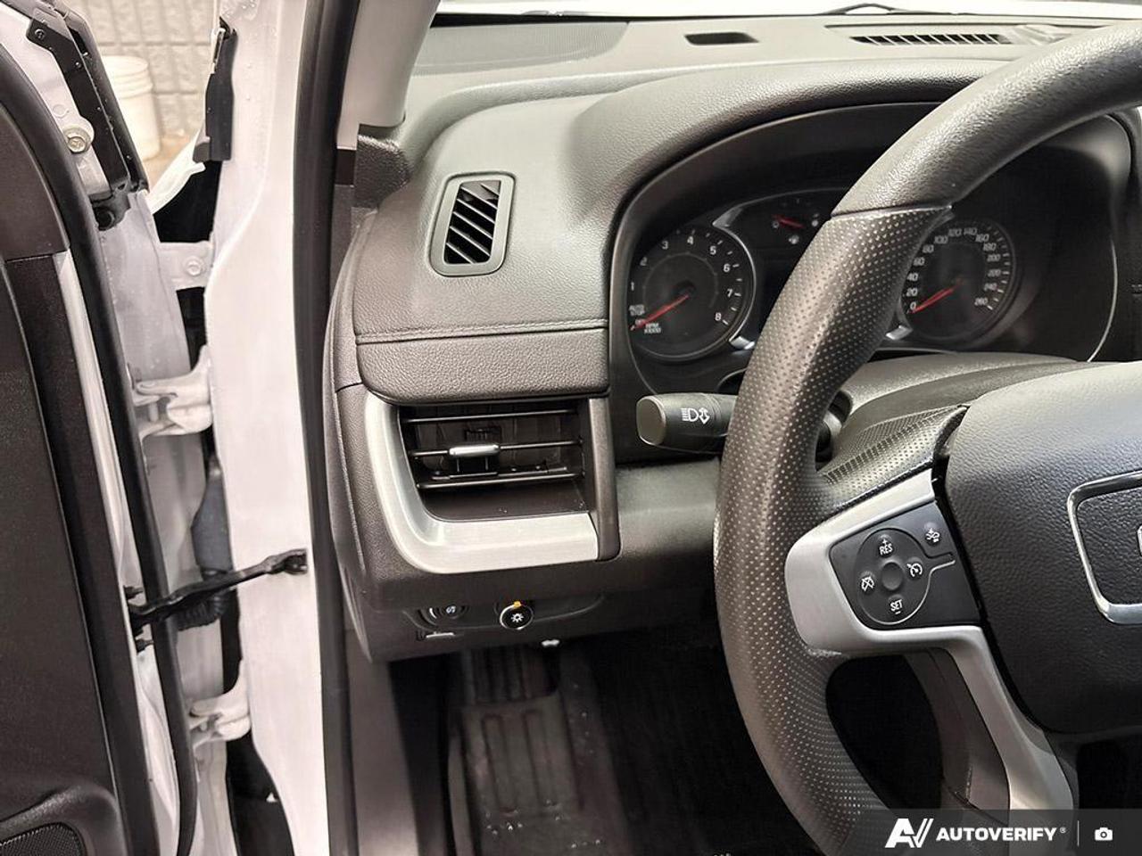 2023 GMC Terrain SLE Front-Wheel Drive Photo