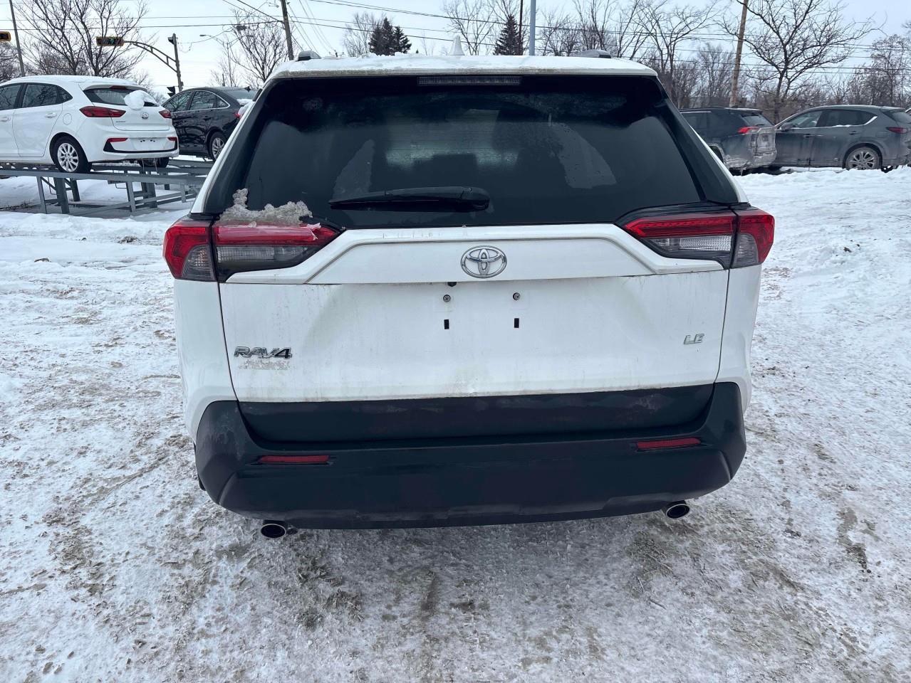 2021 Toyota RAV4 LE 4dr Front-wheel Drive Photo3