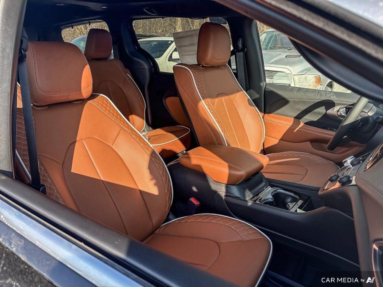 2026 Chrysler Pacifica Pinnacle All-Wheel Drive Passenger Van Photo