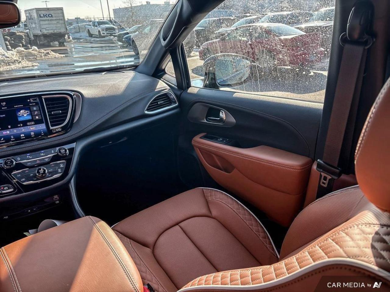 2026 Chrysler Pacifica Pinnacle All-Wheel Drive Passenger Van Photo