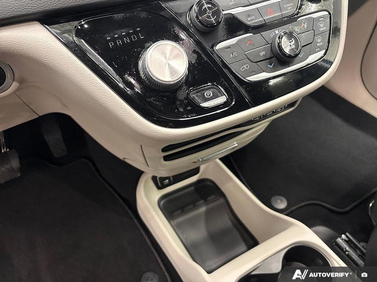 2024 Chrysler Grand Caravan SXT Front-Wheel Drive Passenger Van Photo