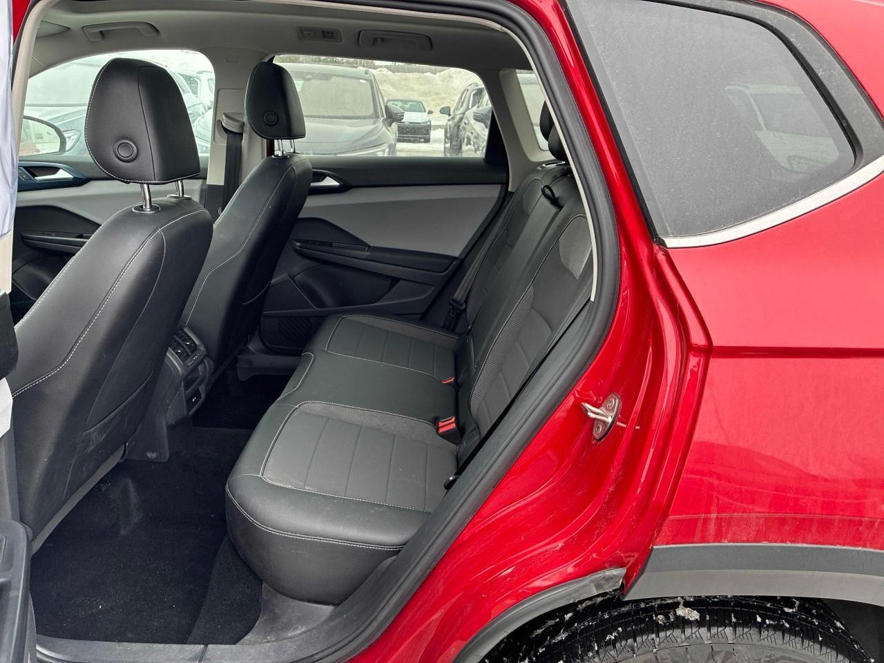 2022 Volkswagen Taos Comfortline 4dr All-Wheel Drive 4MOTION Photo