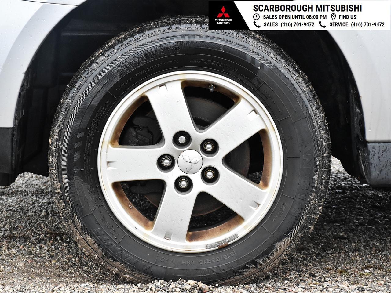 2009 Mitsubishi Outlander ES being sold as is Photo2