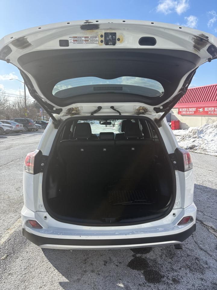 2016 Toyota RAV4 AWD 4dr SE Photo