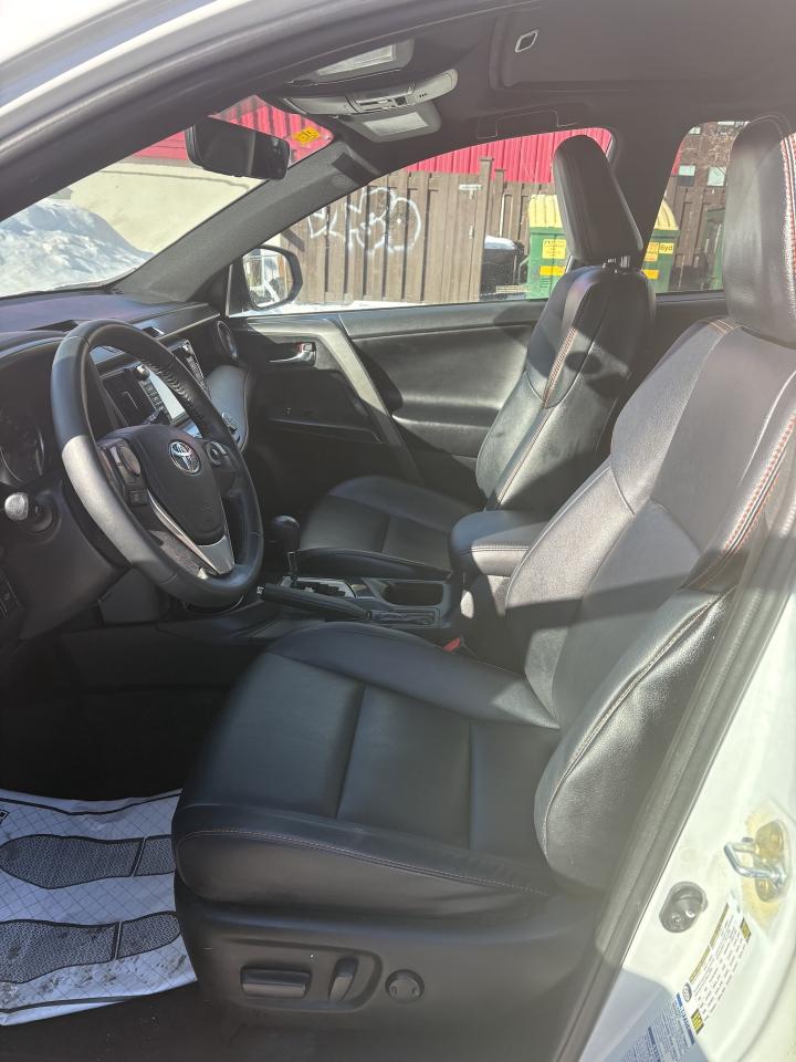 2016 Toyota RAV4 AWD 4dr SE Photo