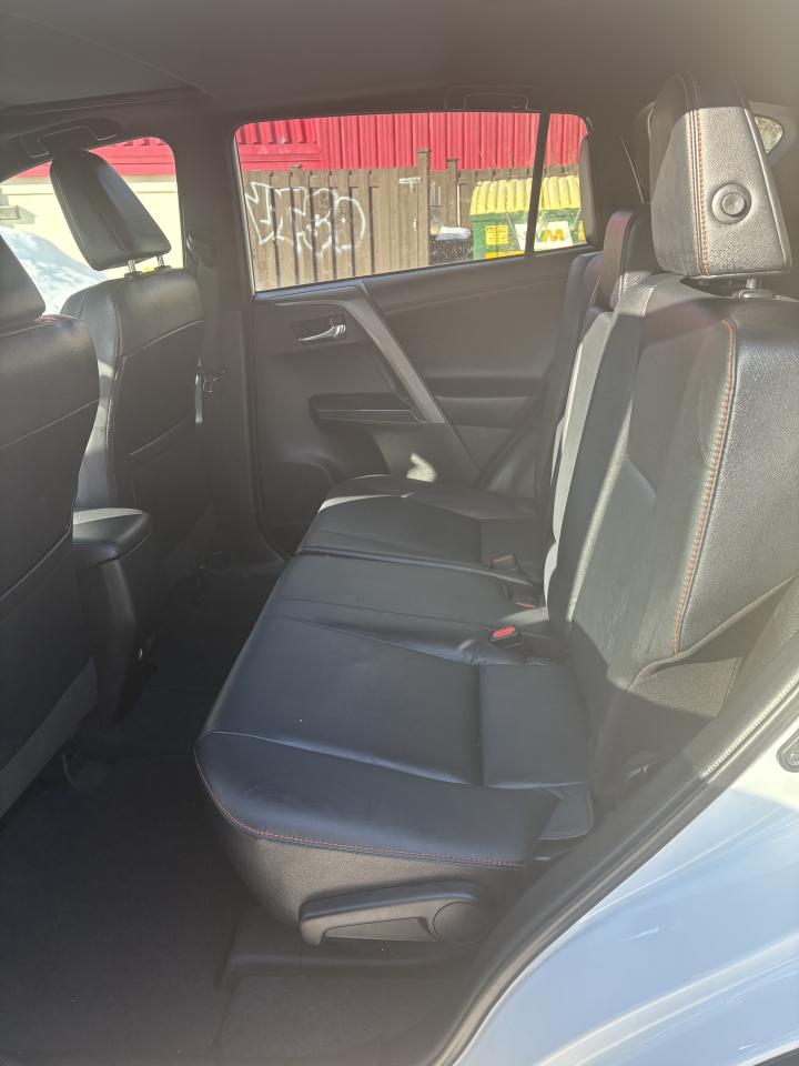 2016 Toyota RAV4 AWD 4dr SE Photo